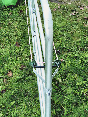 166301 Abstands-Isolator-Torset für fixe Patura Weidezauntore, Montagebeispiel